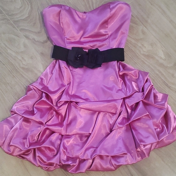 Ruby Rox Dresses & Skirts - Strapless pink cutie combo with belt